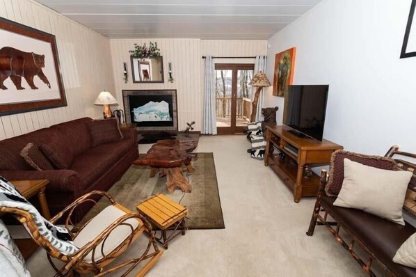 Screen, Living Room, Furniture, Indoors, Home Decor