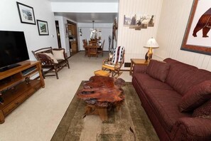 Home Decor, Living Room, Furniture, Indoors, Lamp
