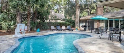 Pool and newly expanded pool deck, great for sunning and entertaining!