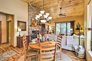 Dining Area | Dishware & Flatware Provided