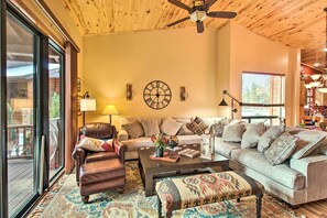 Living Room | Free WiFi
