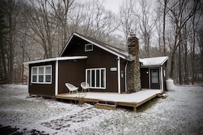 Exterior/Front