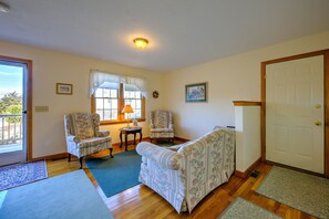 Sitting room- 48 Hammond Road East Sandwich