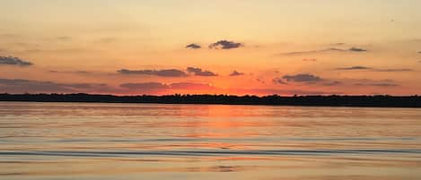 Lake Santa Fe sunset while boating