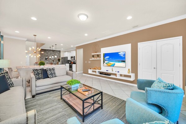 6 BR, 5 BR Modern Home!
