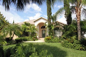 Villa Rhapsody