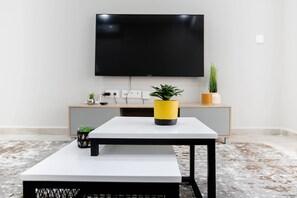 65''  Smart TV