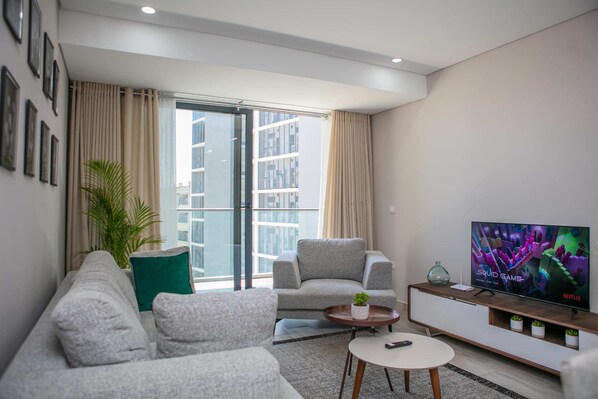 Living room - TV with Netflix