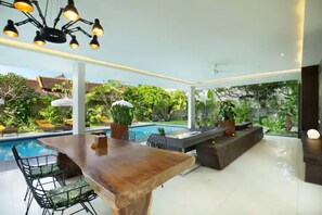 Outdoor dining