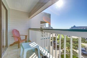 Balcony | Outdoor Seating