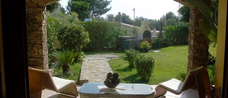 veranda con giardino