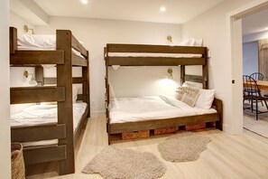2 sets of bunk beds: perfect for friends or kids! This room sleeps 4 comfortably