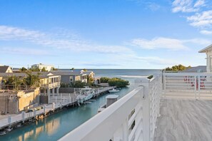 Come and make unforgettable memories in this architectural gem!