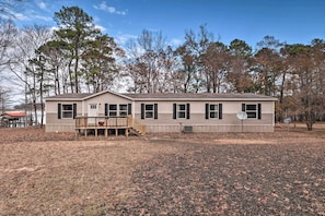 Exterior | Boat Launch Next Door