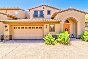 2-Car Garage