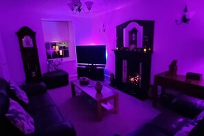 The main lounge with adjustable Hue evening mood lighting.