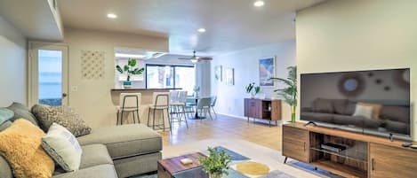 Palm Springs Vacation Rental | 1BR | 2BA | 887 Sq Ft | Step-Free Access