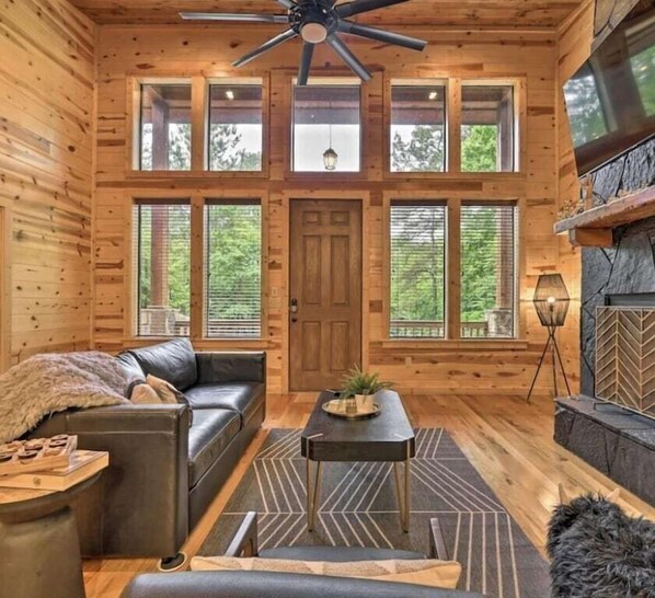 Living area facing the front of the cabin, view from kitchen