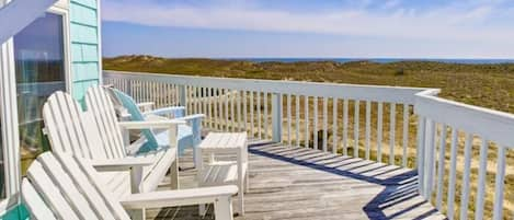 Top Oceanfront Deck Overlooking Ocean