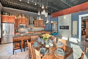 Dining Area | Dishware Provided | High Chair