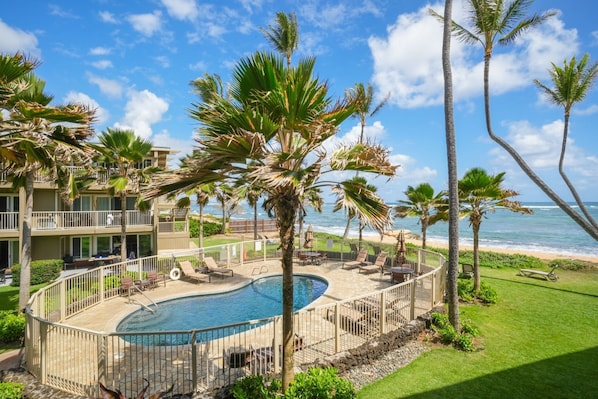 Lanai Pool and Ocean View