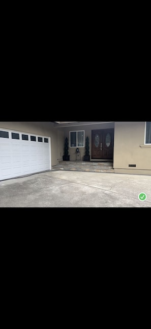 Parking for 3 cars in driveway