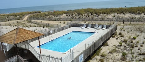 Beachloft Pool