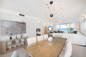 Dining area with dining table.
