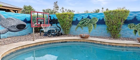 The sparkling pool is the perfect place to enjoy the Arizona sunshine!