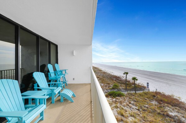 Welcome to Edgewater Leeward #307