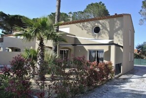 VILLA 1 
Rez de chaussee  "Cap creus"
Etage  "Estartit