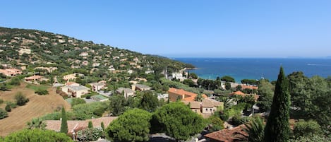 vue baie de Terrasses d' AIGUEBELLE