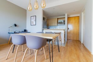 Modern and sophisticated dining room