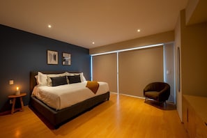 Room with blackout curtains that block sunlight
