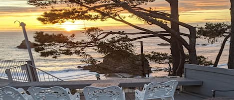 A great place to enjoy a glass of wine & listen to the surf as the sun sets...