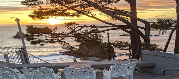 A great place to enjoy a glass of wine & listen to the surf as the sun sets...