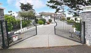 The entrance gate to Coastal Cliffs Bed and Breakfast in Brookings, Oregon.