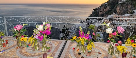 Terrace overlooking the sea - Sunset