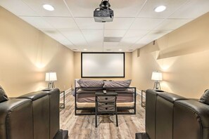 Home Theater | Queen Bed