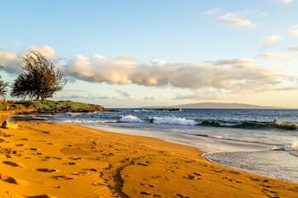 Island getaway with pools, hot tubs, tennis, BBQs & easy beach access