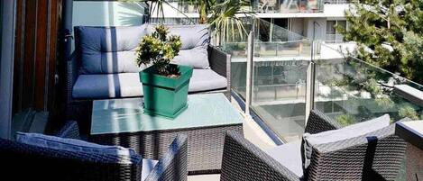 Passez des moments privilégiés dans notre logement, avec son balcon privé aménagé, l'endroit idéal pour se détendre ou profiter de l'extérieur  