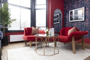 Studio with bed and kitchen