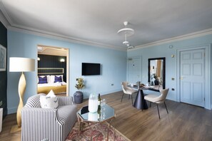 Studio with bed and kitchen