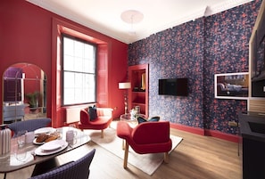 Studio with bed and kitchen