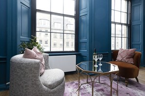 Studio with bed and kitchen