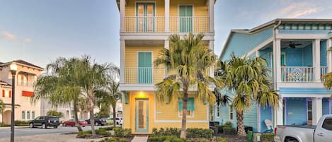 Kissimmee Vacation Rental | 3BR | 3.5BA | 1,422 Sq Ft | Stairs Required