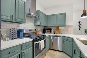 Full Kitchen