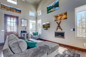Natural light throughout the cabin