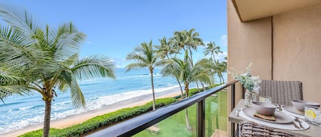 Mahana 302 oceanfront lanai 1