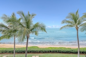 Mahana 302 oceanfront view 1